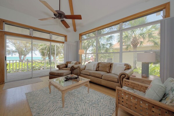 Smart TV, DVD player