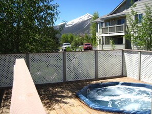 Outdoor spa tub - Walk to Lake Rec Path! Corner Unit Close to Everything! 2 Hot Tubs (Frisco)