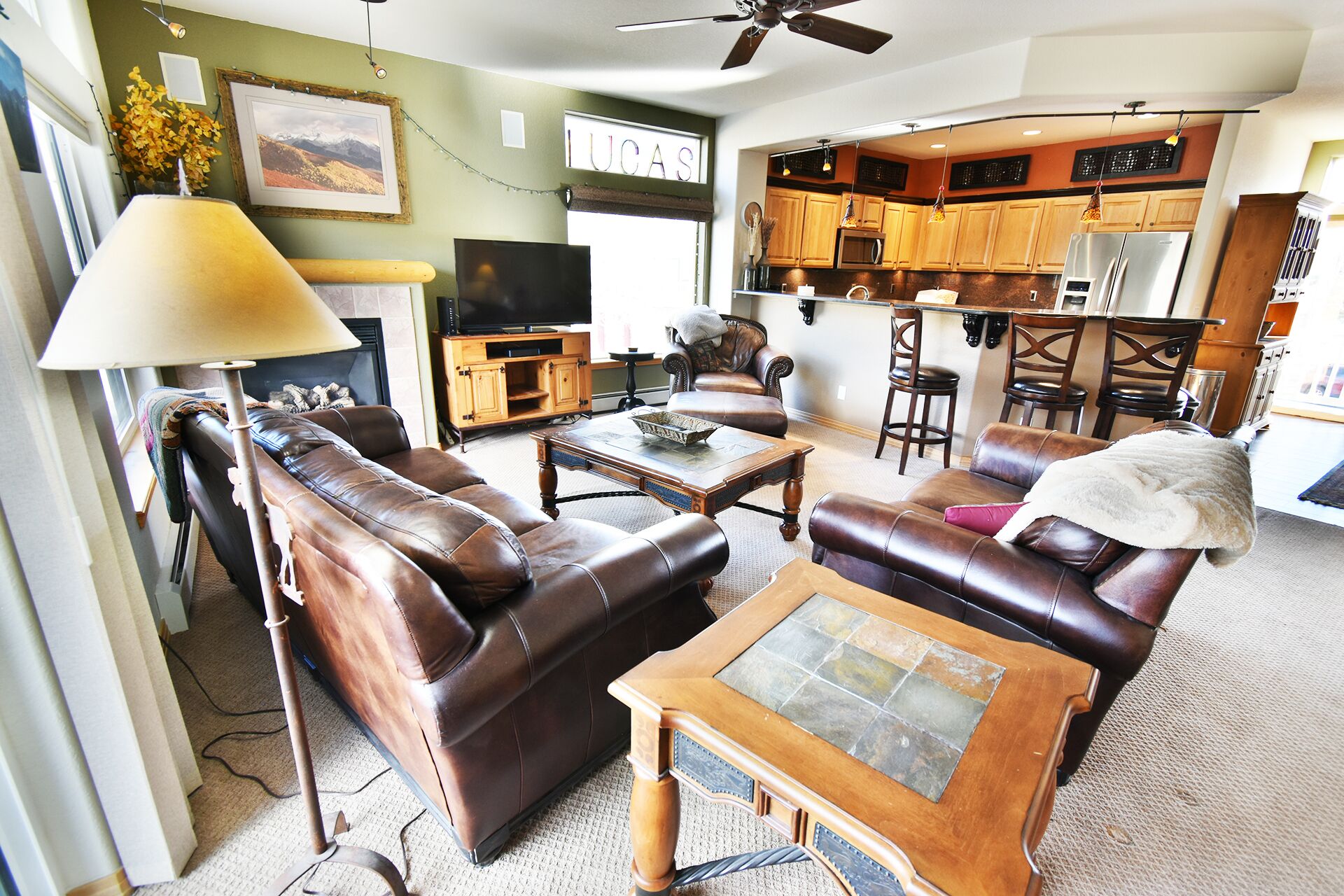 Big Unit, Deck, Grill. On Rec Path/River Trail. Easy Drive to Activities