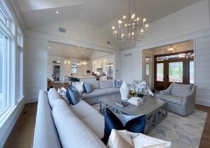 TV, fireplace, stereo