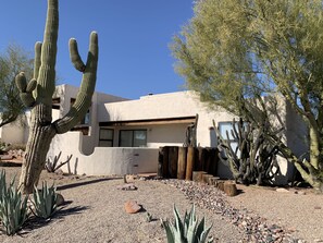 Exterior - Majestic views of Superstition Mountain and Dinosaur Mountain. (GOLD CANYON)