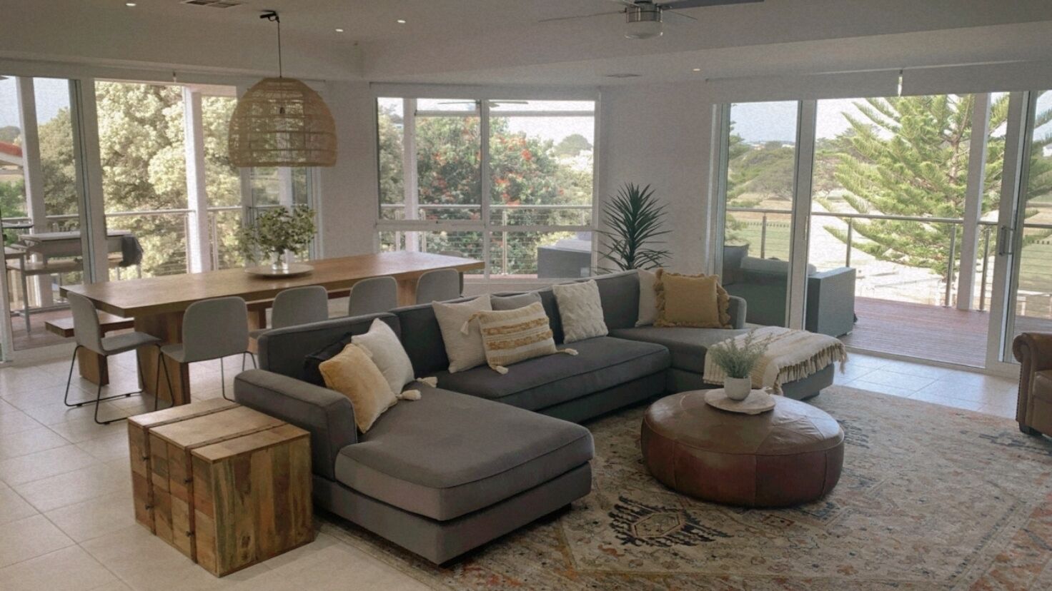 Large, luxurious Goolwa Beach House with stunning Golf Course Views