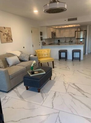 Smart TV, fireplace