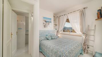 13 bedrooms, in-room safe, iron/ironing board, travel cot