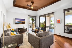 Smart TV, stereo - Spacious lanai! Shores at Waikoloa 303 (Waikoloa Village)