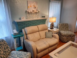 Een smart-tv, een open haard, Netflix en streamingdiensten