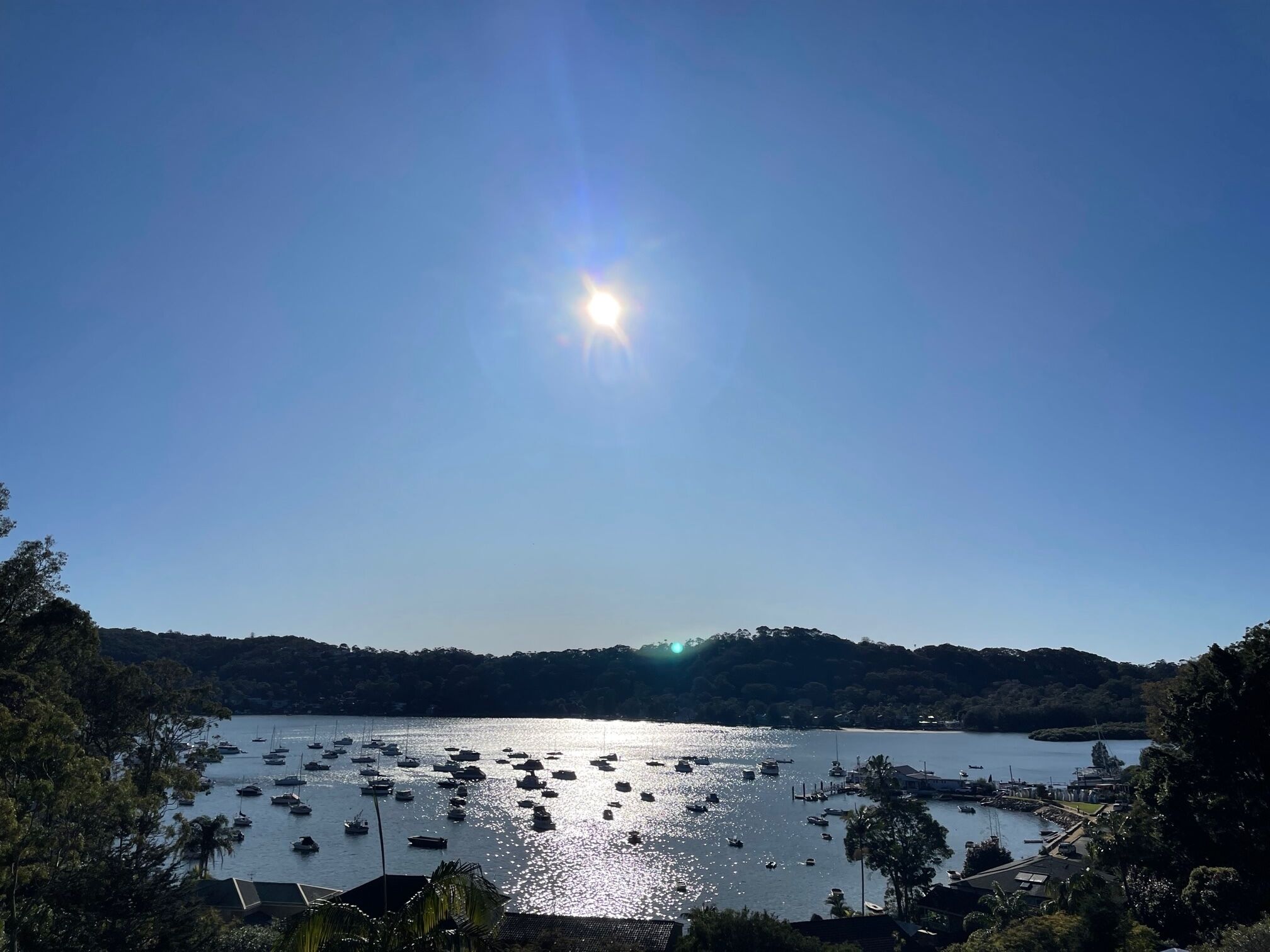 Beautiful spacious apartment, fantantic views, 2 minutes to Careel Bay Marina