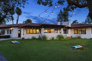 Exterior - WOW! Have to see this house! Hot Tub Home - Wine Country (Temecula)