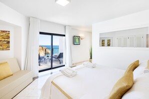 3 bedrooms, in-room safe, desk, iron/ironing board - Seafront View next to the famous “Benagil Caves” (Lagoa)