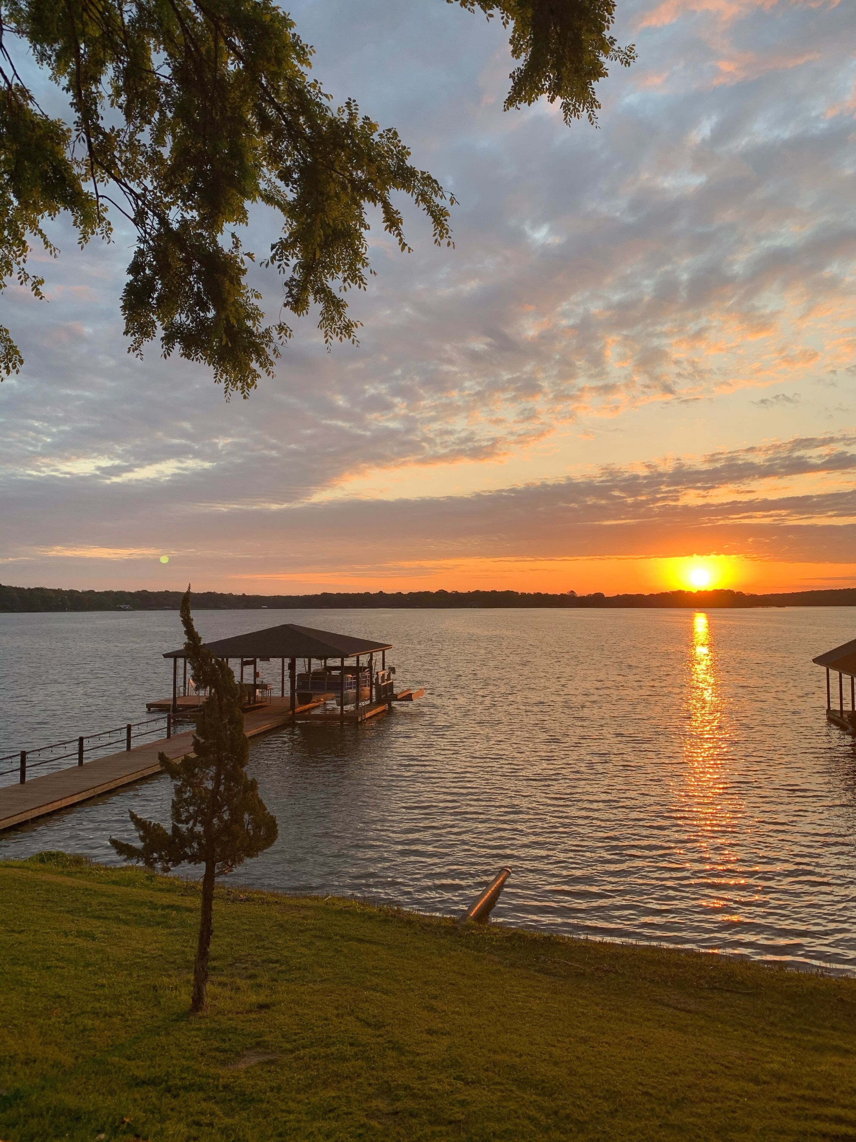 Relaxing Get Away With Lake Front! Enjoyment and Family Fun!