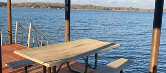 Relaxing Get Away With Lake Front! Enjoyment and Family Fun!