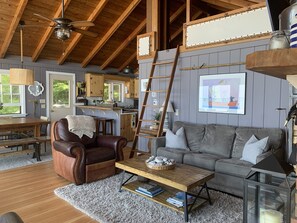 Smart TV, fireplace, books -  Lake MI Private Beach; fireplace, Sunsets. Close to Fishtown & Sleeping Bear (Lake Leelanau)