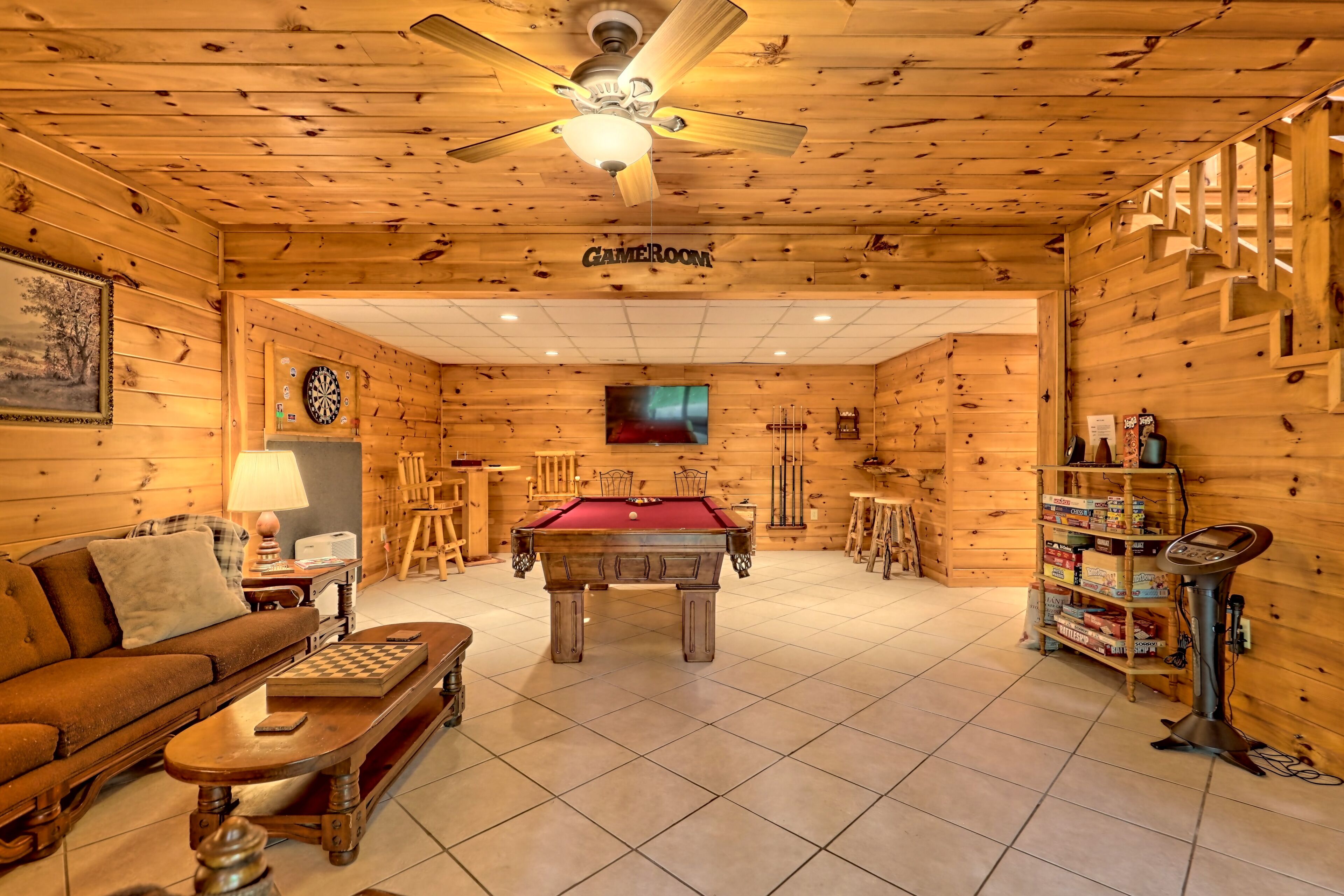 Peaceful Cabin Retreat - Hot Tub - Gameroom
