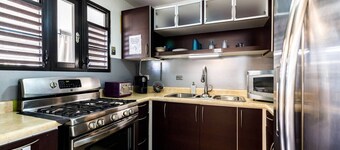 Quiet House by Airport | Backyard & Central A/C