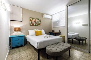 2 bedrooms, desk, iron/ironing board, WiFi