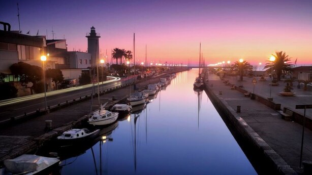 Marina - Cosy apartment for 7 people with WIFI, A/C, TV and patio (Viareggio)