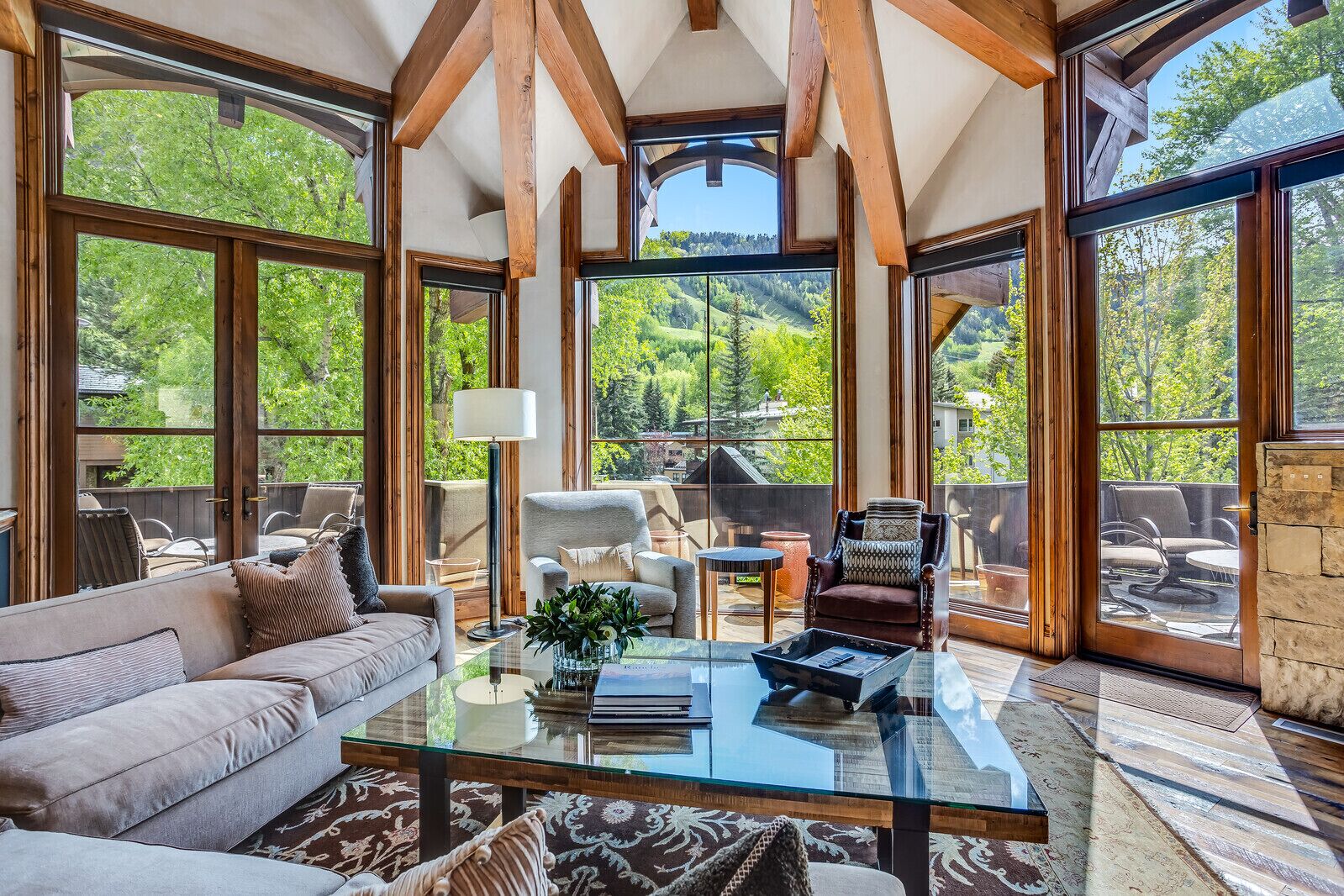 Luxury Chateau Waters: Only 2 Blocks to the Aspen Mountain Gondola with A/C!
