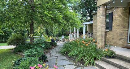 Entire House Private Retreat on the Little Miami River