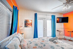 1 bedroom, desk, iron/ironing board, free WiFi - Studio 305 Little Paris 1 block to Ft. L beach (Fort Lauderdale)