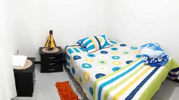 2 habitaciones, tabla de planchar con plancha, wifi y ropa de cama