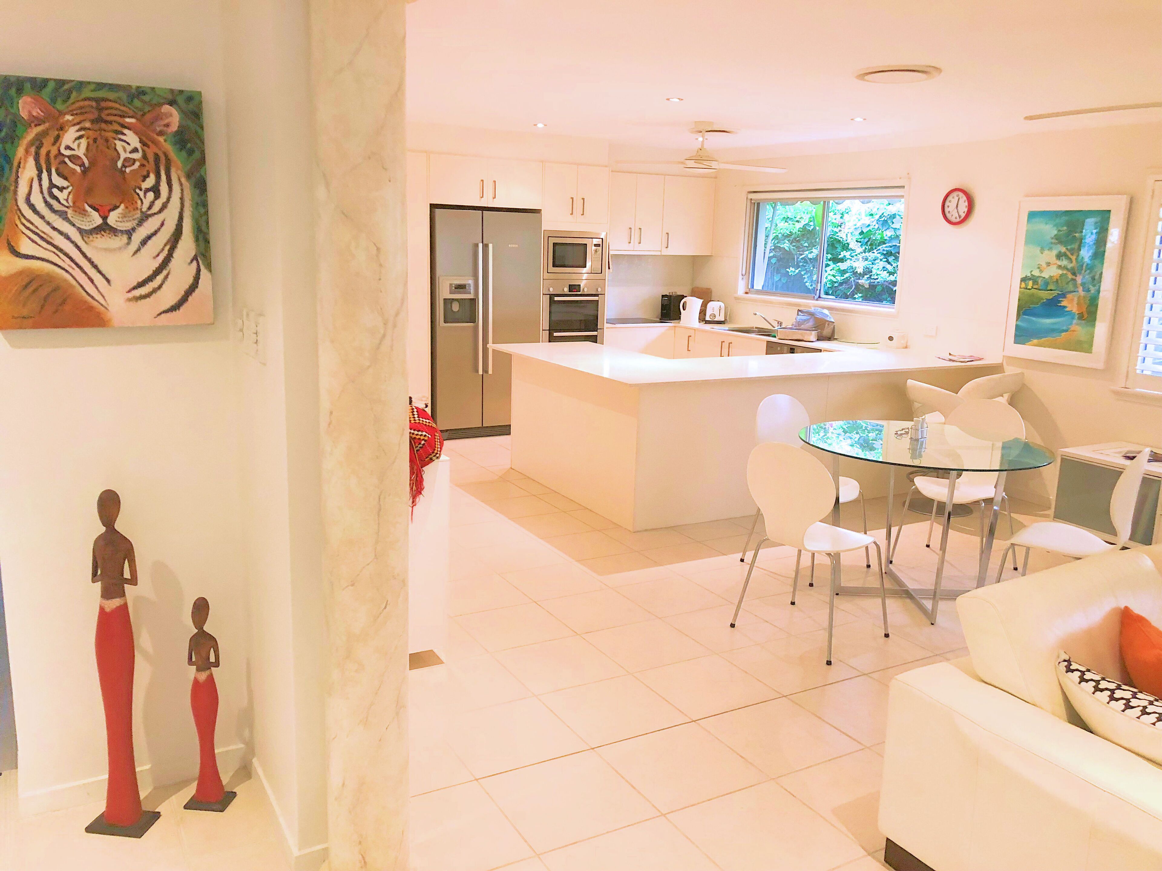 Artist’s Private Recluse - Surfers Paradise — image 12