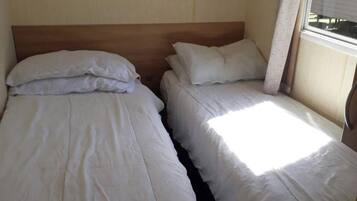 3 bedrooms, iron/ironing board, WiFi, bed sheets