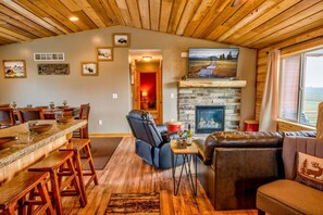Una Smart TV, una chimenea