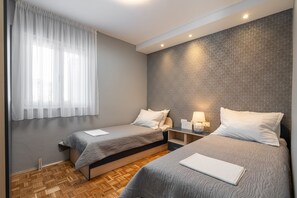 6 habitaciones, tabla de planchar con plancha y wifi gratis 