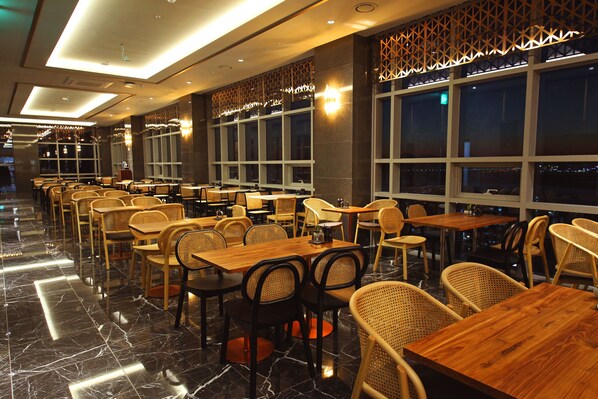 Daily Korean breakfast (KRW 18000 per person)