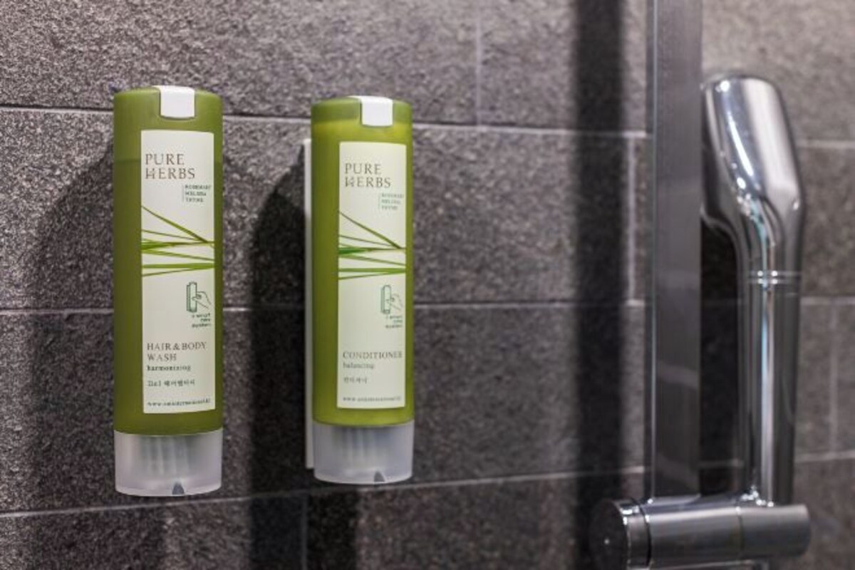 Bathroom amenities