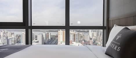 Quarto casal econômico | Edredons de pluma, camas com colchões de espuma com sistema de memória