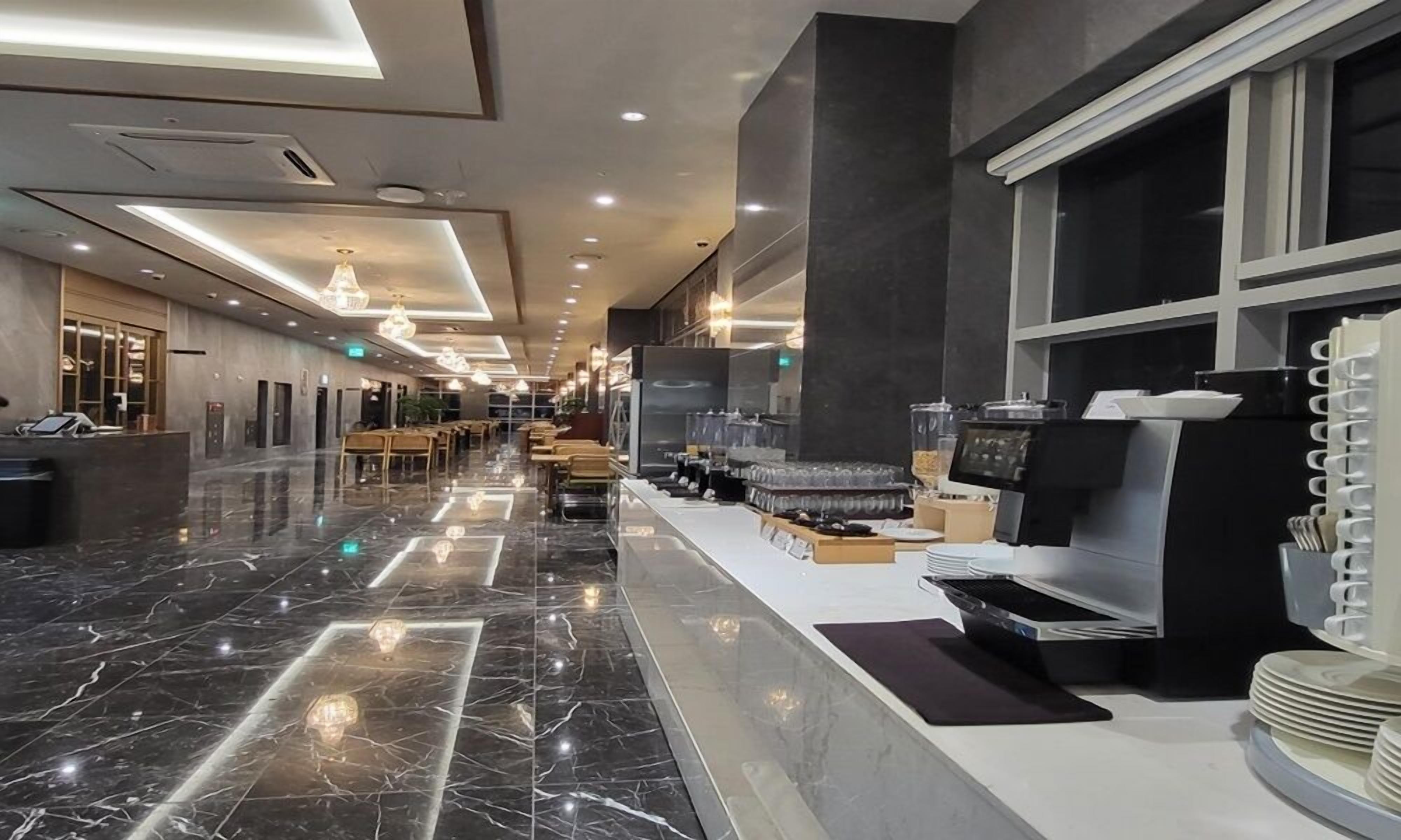 daily korean breakfast (krw 18000 per person)