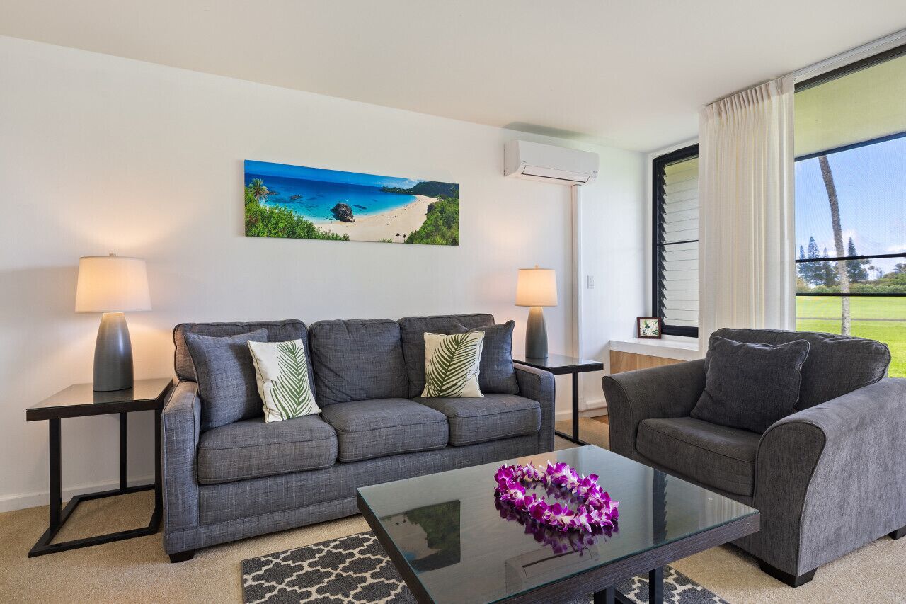 Smart-TV, Bücher, Stereoanlage