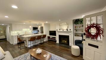 Smart TV, fireplace, DVD player, offices