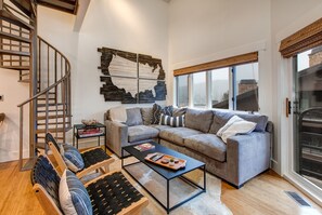 Fernseher, Kamin