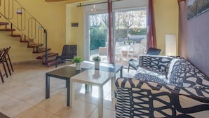 TV - Vacation home Ushi by Interhome (Empuriabrava)