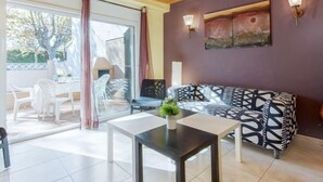 TV - Vacation home Ushi by Interhome (Empuriabrava)