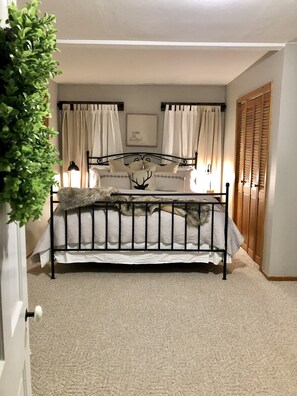 3 Schlafzimmer, Schreibtisch, Bügeleisen/Bügelbrett, kostenloses WLAN