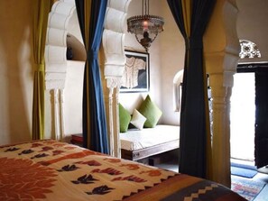 Heritage Room | Rollaway beds, free WiFi, bed sheets