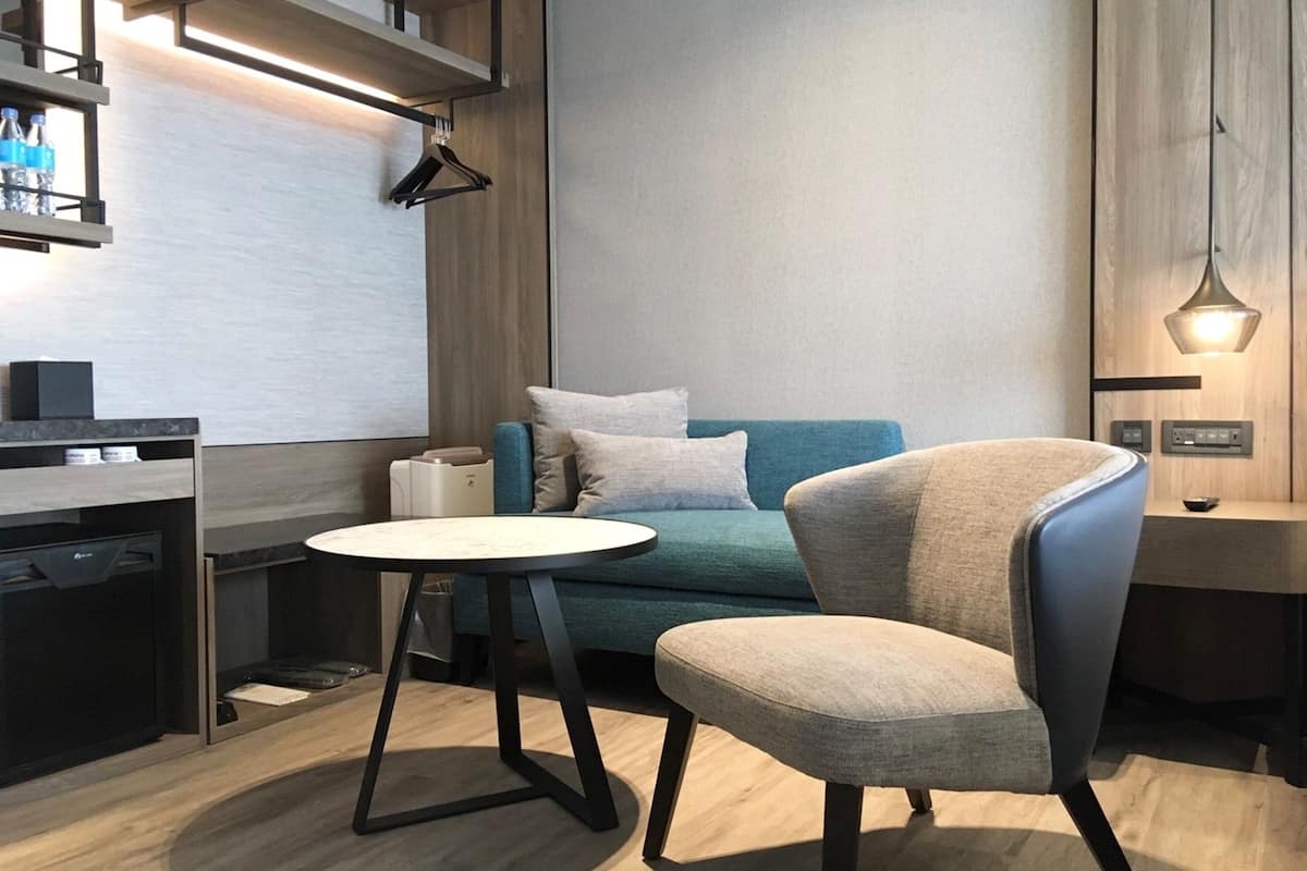 building tranquil - deluxe twin room | 1 bedroom, premium bedding, down duvets, blackout curtains