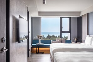 Kamar Double Keluarga | Seprai premium, selimut bulu angsa, tirai kedap cahaya, dan kedap suara