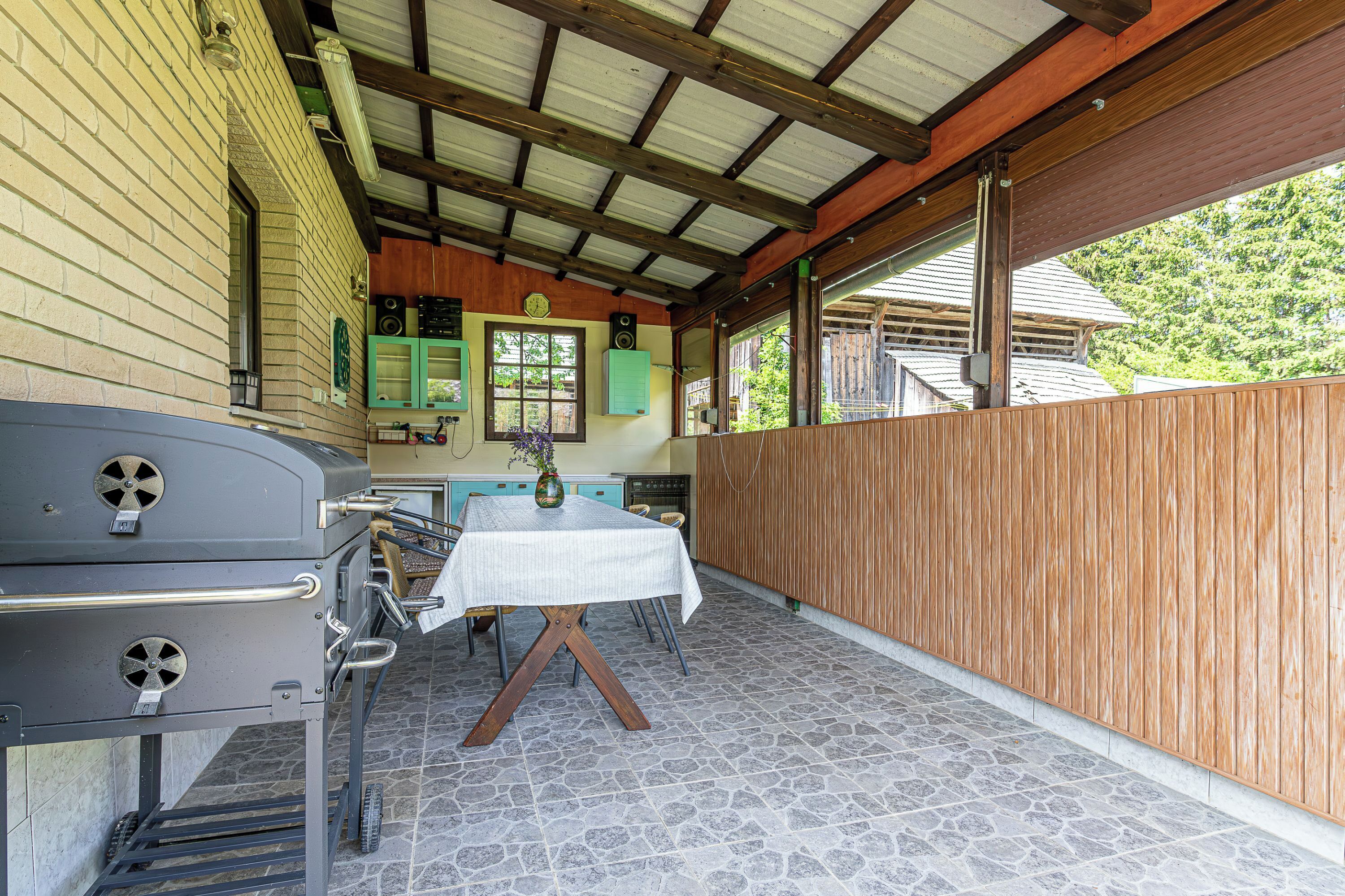 تناول الطعام بالخارج