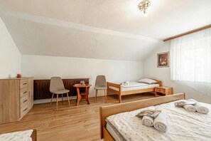 Family House, Multiple Bedrooms (Mržek House with Sauna) | 2 bedrooms, free WiFi, bed sheets - Mržek House with Sauna (Bloke)