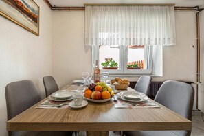 Family House, Multiple Bedrooms (Mržek House with Sauna) | Dining