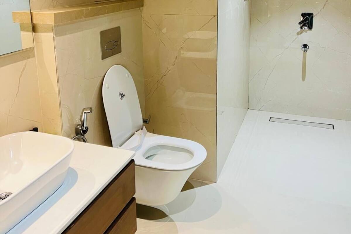 Minibar, soundproofing, free WiFi, bed sheets