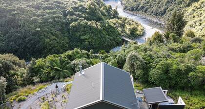 Fern Valley Cabin - Native Bush Retreat in Otaki Gorge