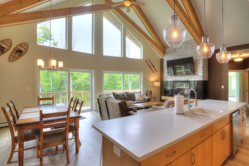 Private Chalet on Saddleback Mountain Ski Resort - Ski In / Ski Out