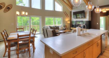 Private Chalet on Saddleback Mountain Ski Resort - Ski In / Ski Out