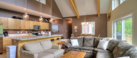 Smart TV y chimenea