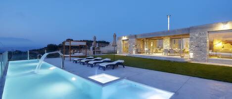 Innenpool, Außenpool